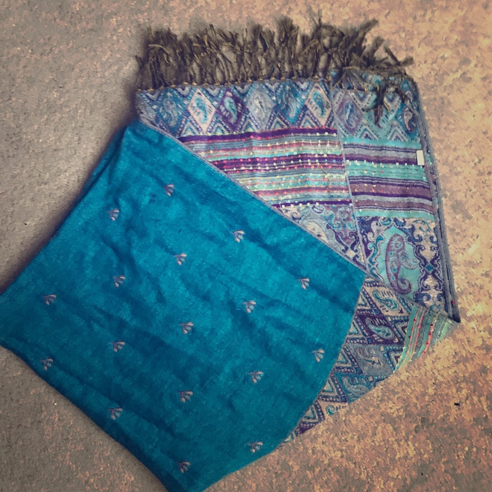 Large scarf
